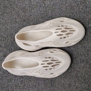 Adidas "Yeezy" Foam RNNR